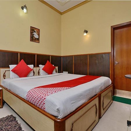 Oyo 3436 Shree Utsav Palace Guest House โกลกาตา ภายนอก รูปภาพ